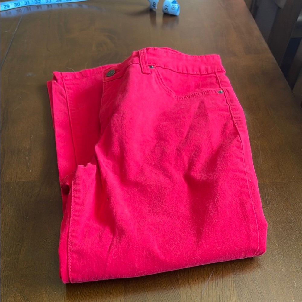 Crown & Ivy Vibrant Red high-rise skinny pants. Size 10 P.